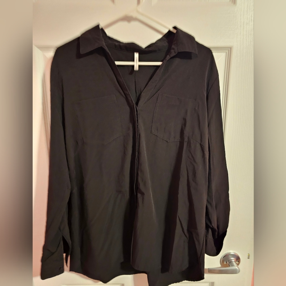 Passports black button up blouse XL
